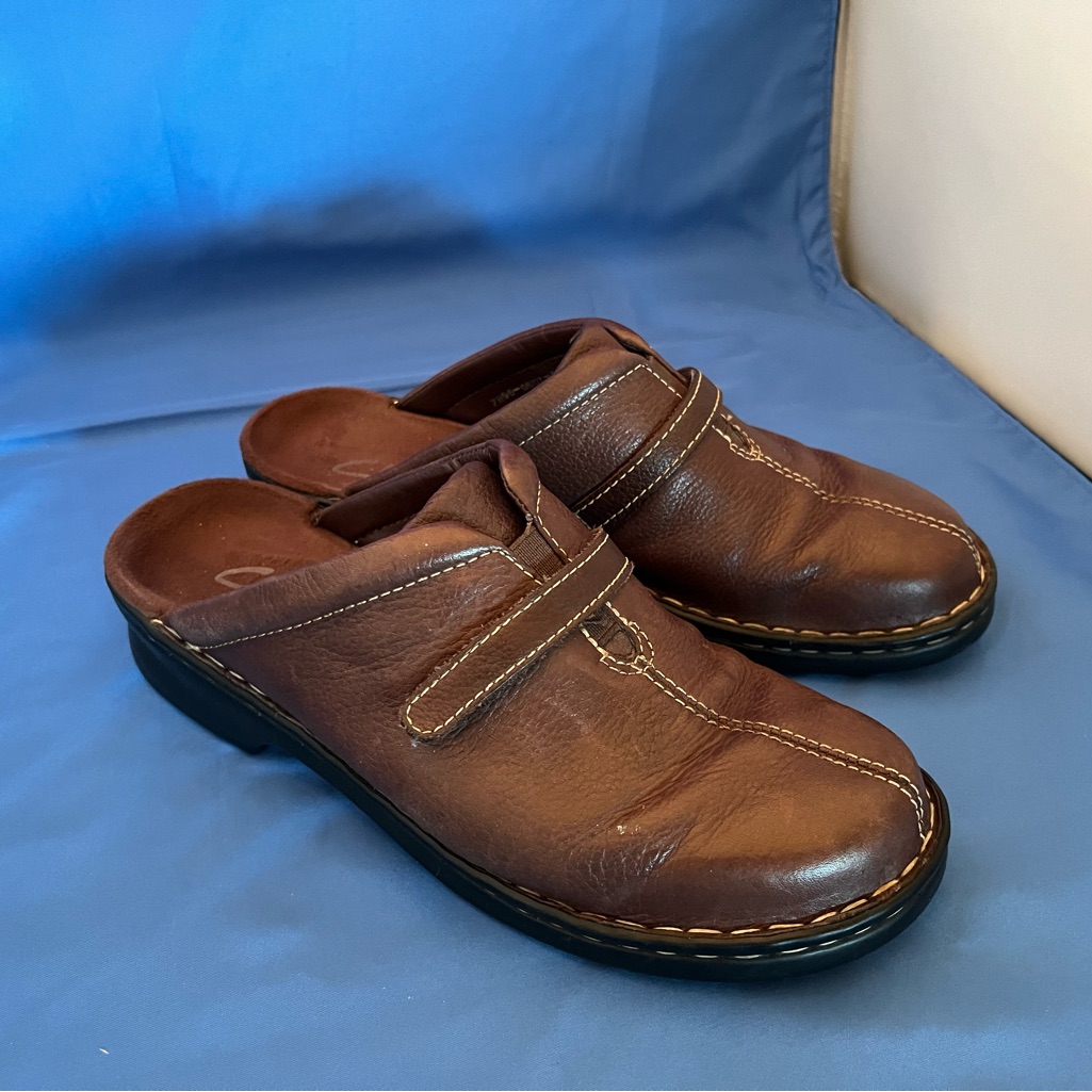 Clarks Clogs